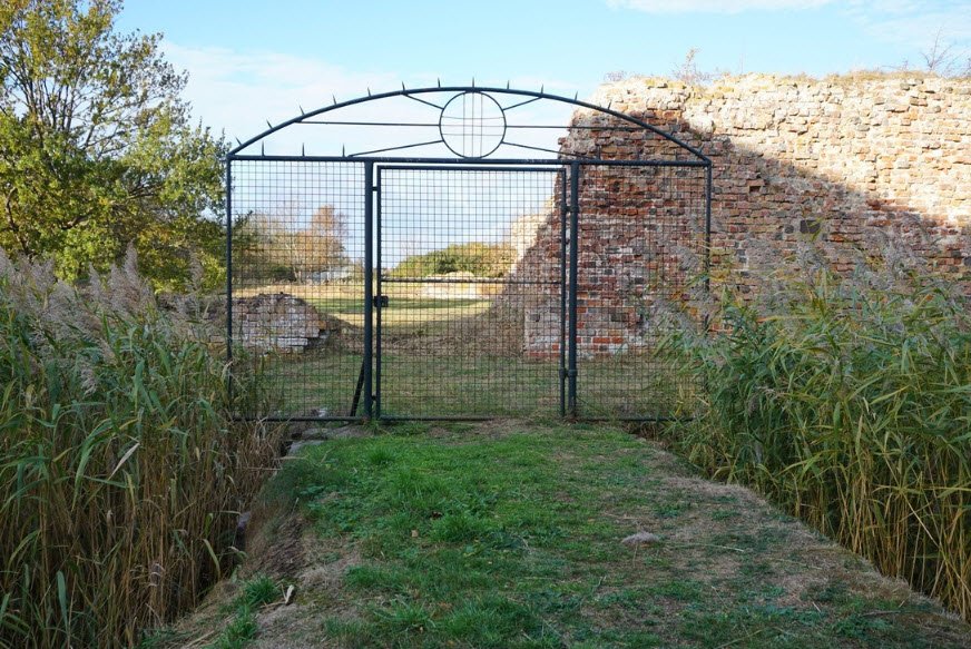 Burgruine GLAMBECK Denkmal, Fehmarn, Germany, Germany